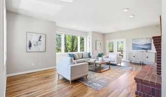 215 Piedmont Dr, Ashland, OR 97520