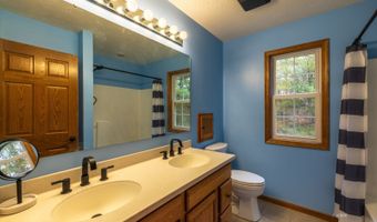 8850 Lavelle Rd, Athens, OH 45701