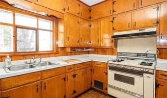 13522 North Rd, Alden, NY 14004