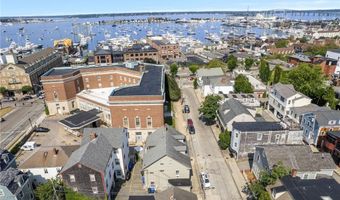 27 Franklin St, Newport, RI 02840