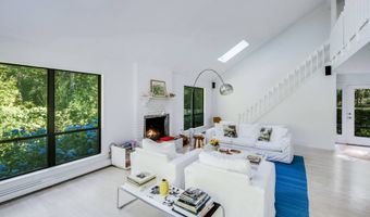 67 Scrimshaw Ln, Amagansett, NY 11930