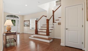 817 RIVERSIDE Dr, Arnold, MD 21012