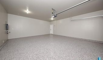 2425 E Caolinn Pl, Brandon, SD 57005