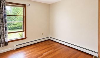 9 Michael Dr, Bristol, RI 02809