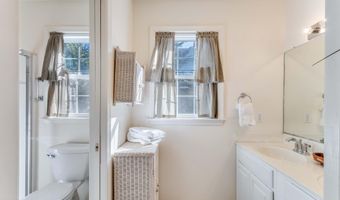844 GLEN Dr, Bethany Beach, DE 19930