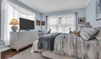 7 Woodlake Ct, Barnegat, NJ 08005