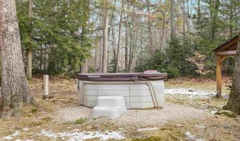 417 Candia Rd, Chester, NH 03036