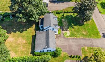 19 Valerie Ln, Danbury, CT 06811