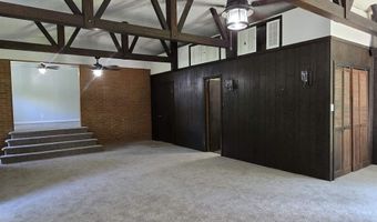 1800 White Dr, Batesville, AR 72501