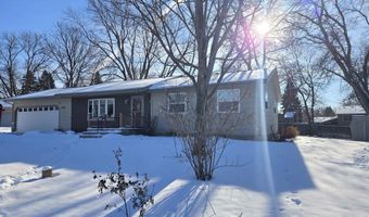 1601 E Sylvan Cir, Brandon, SD 57005