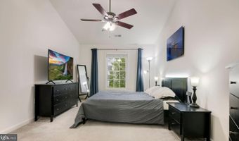 2427 FORT Dr, Alexandria, VA 22303