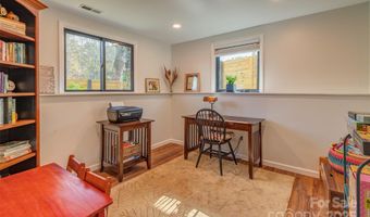 1 Parkway Loop Rd, Asheville, NC 28803