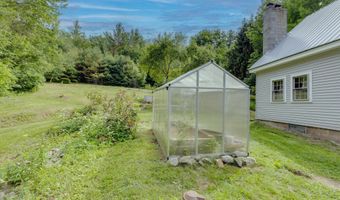 28 Miles Rd, Benton, NH 03785
