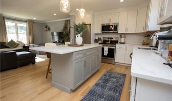 209 Curran Rd, Cumberland, RI 02864