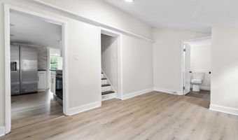 23 Dominican Rd, Branford, CT 06405
