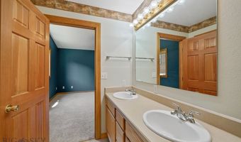 38 A N Woodard Ave, Absarokee, MT 59001
