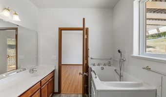 605 Orchard St, Ashland, OR 97520