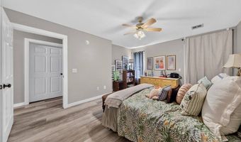 910 NW A St, Bentonville, AR 72712