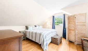 11 Autumn Ln, Attleboro, MA 02703