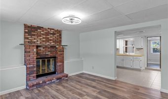 25 High St, Warwick, RI 02886