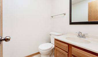 2840 Ashland Ct, Altoona, IA 50009