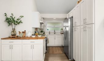 98-2033 Pahiolo St, Aiea, HI 96701