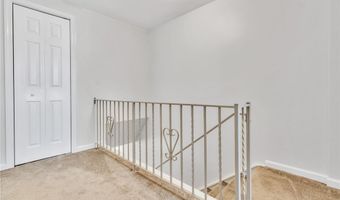 77 Sundridge Dr, Amherst, NY 14228