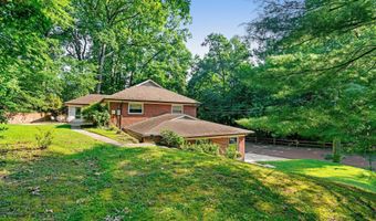 2420 N TAYLOR St, Arlington, VA 22207