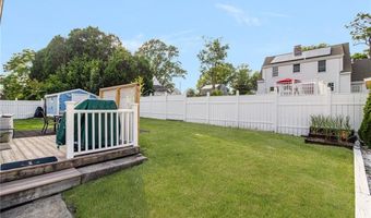 1 Adelaide Ave, Bristol, RI 02809