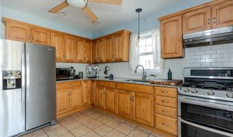 25 Rhodes Ave, Cranston, RI 02905
