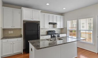 43381 RICKENBACKER Sq, Ashburn, VA 20147