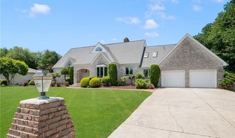 40 Alpine Estates Dr, Cranston, RI 02921