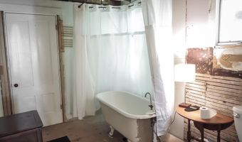 25 Charles St, Belfast, ME 04915
