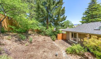 1037 Pinecrest Ter, Ashland, OR 97520