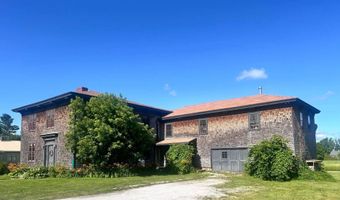 382 S Main St, Alburgh, VT 05440