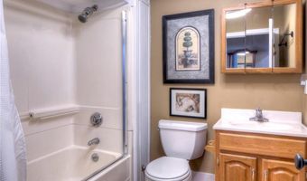 98 John St, Newport, RI 02840