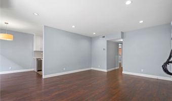 5414 Newcastle Ave 66, Encino, CA 91316