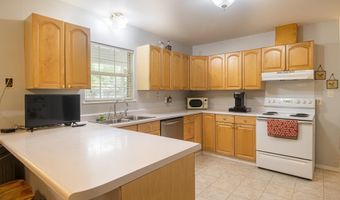 517 Victoria St, Bay St. Louis, MS 39520