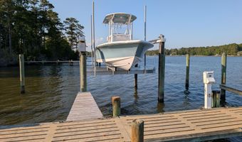 76 Club House Dr, Arapahoe, NC 28510