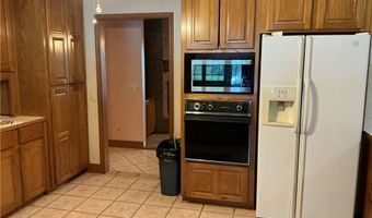 455 Forest Ave SE, Baxley, GA 31513