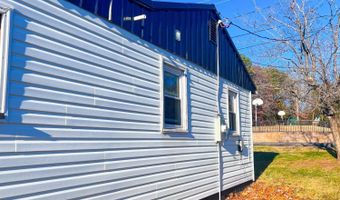 1606 School St, Altavista, VA 24517