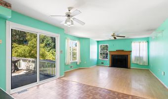 7 Willowtree Ct, Barnegat, NJ 08005