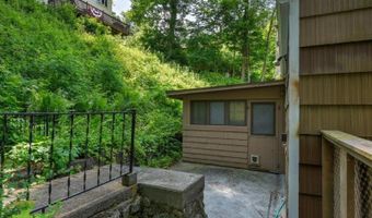 16 Lenape Ave, Andover, NJ 07860
