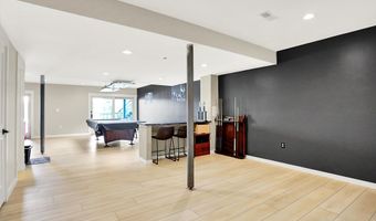 22 Point Ln, Arcadia, IN 46030