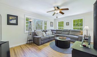 40 Meadow Dr, Bar Harbor, ME 04609