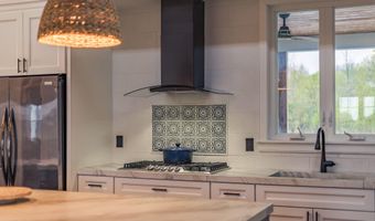 917 McDonald Dr, Amsterdam, NY 12070