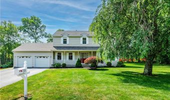 33 Oak Hill Dr, Johnston, RI 02919