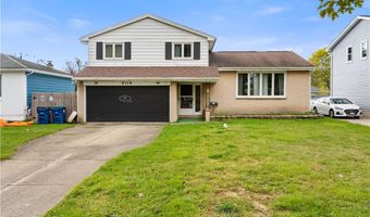 77 E Summerset Ln, Amherst, NY 14228