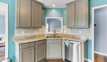 108 Camberly Ln, Aberdeen, NC 28315
