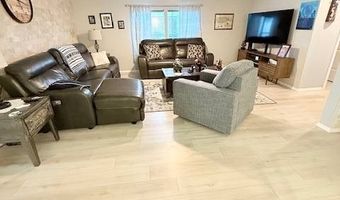 327 Waldorf Dr, Auburndale, FL 33823